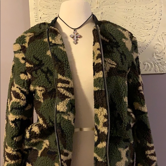Sanctuary Camo Sherpa jacket - Picture 3 of 5